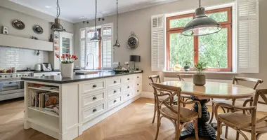 3 bedroom apartment in Warsaw, Poland