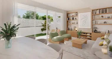 Townhouse 4 bedrooms in Estepona, Spain