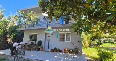 Wohnung 4 Schlafzimmer in Bjelisi, Montenegro