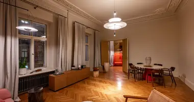 Квартира 5 комнат в Рига, Латвия