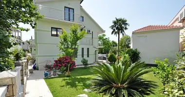 Haus 4 Schlafzimmer in Tivat, Montenegro