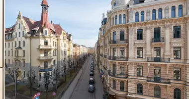 Квартира 5 комнат в Рига, Латвия