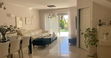 Cottage 5 rooms in Jerusalem, Israel