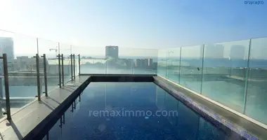 Mieszkanie 3 pokoi w Hadera, Izrael