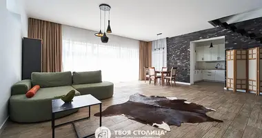 5 room house in Kalodziscanski sielski Saviet, Belarus