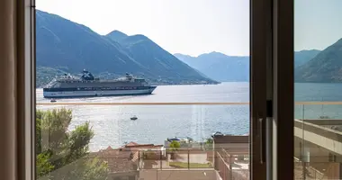Wohnung 4 zimmer in Dobrota, Montenegro