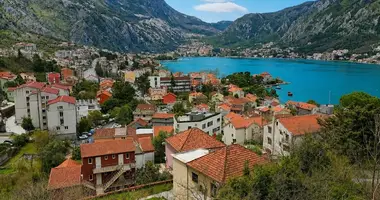 Terrain dans Dobrota, Monténégro