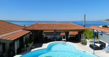 Hotel 1 036 m² in Grad Omis, Croatia