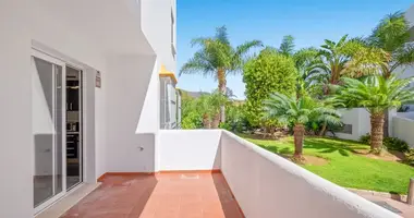 Apartamento 3 habitaciones en Estepona, Španjolska