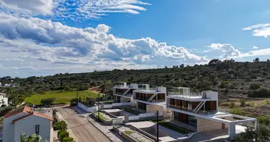 Villa 4 bedrooms in Paralimni, Cyprus