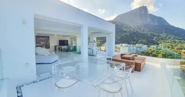 Penthouse 4 bedrooms in Regiao Geografica Imediata do Rio de Janeiro, Brazil