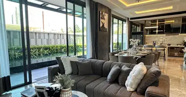 Villa 4 bedrooms in Huai Yai, Thailand