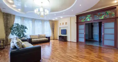 6 room house in Ozyaritska-Slabadski rural council, Belarus
