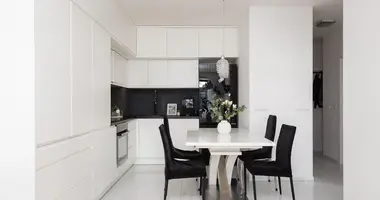 Квартира 2 комнаты в Варшава, Польша