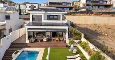 Haus 5 Schlafzimmer in Malaga, Spanien