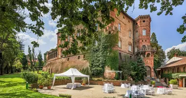 Castle 9 bedrooms in Alessandria, Italy