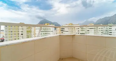 Mieszkanie 4 pokoi w Konyaalti, Turcja