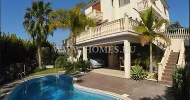 Villa 9 room villa in Limassol, Cyprus