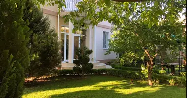 Haus 4 zimmer in Odessa, Ukraine