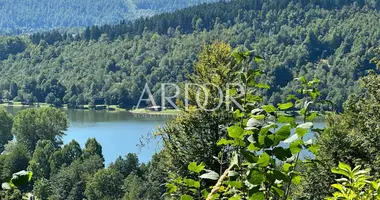 Terrain dans Fuzine, Croatie