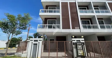 Casa 3 habitaciones en Khan Dangkao, Camboya