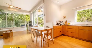 4 room apartment in Tel-Aviv, Israel