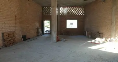 Commercial in Helechosa de los Montes, Spain