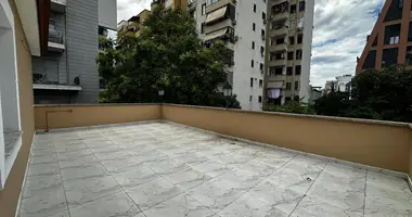 Oficina 230 m² en Tirana Municipality, Albania