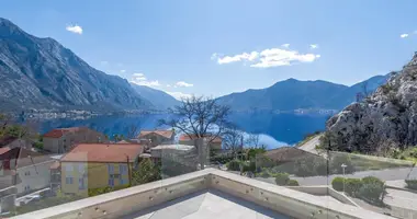 Wohnung 3 Schlafzimmer in Skaljari, Montenegro