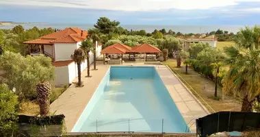 Hotel 850 m² in Nea Michaniona, Greece