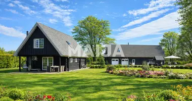 Dom 3 pokoi w Ceraukstes pagasts, Łotwa