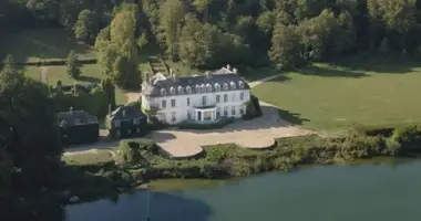 Zamek 10 pokojów w Fontainebleau, Francja