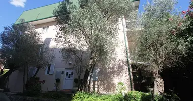 Casa 6 habitaciones en Becici, Montenegro