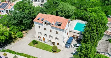 Wohnung 2 Schlafzimmer in Dobrota, Montenegro