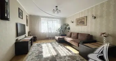 Apartamento 3 habitaciones en Muchaviecki sielski Saviet, Belarús