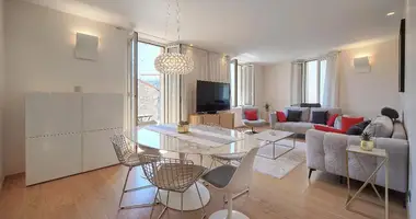 3 bedroom apartment in Cannes, France