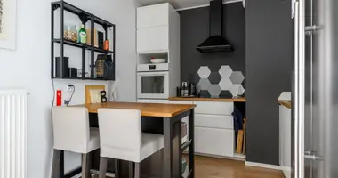 Wohnung 3 zimmer in Warschau, Polen