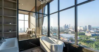 Penthouse 2 bedrooms in Na Kluea, Thailand