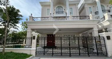 Вилла 6 комнат в Такмау, Камбоджа