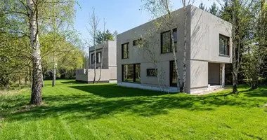 Casa en Kobylniki, Polonia