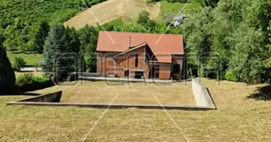 8 room house in Srebrnjak, Croatia
