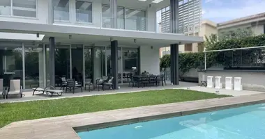 Apartamento 5 habitaciones en Strovolos, Chipre
