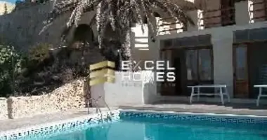 7 bedroom house in Xagħra, Malta
