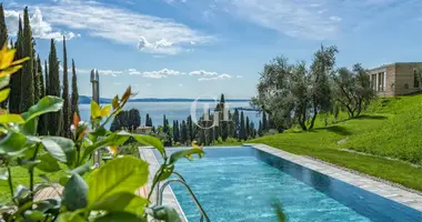 Villa 7 zimmer in Gardone Riviera, Italien