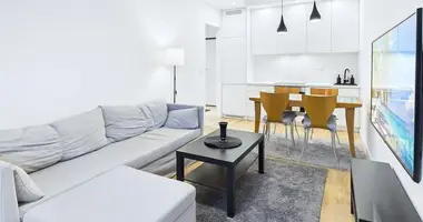 Mieszkanie 3 pokoi w Warszawa, Polska