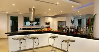 Apartment 9 bedrooms in Ban Bang Thao, Thailand