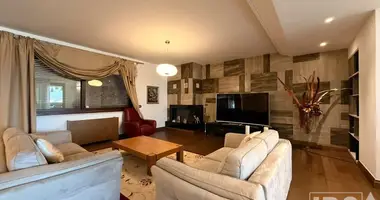 2 bedroom apartment in Tirana Municipality, Albania