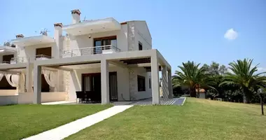 3 room house in Pefkochori, Greece