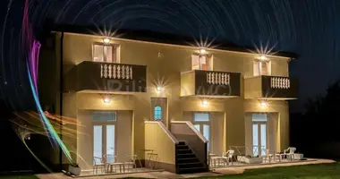 Hôtel 820 m² dans Murine, Croatie
