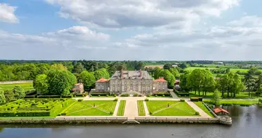 Castle 7 bedrooms in Vendee, France